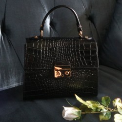 white round rattan bag